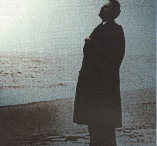 NAZIM HİKMET “VATAN HAİNİ” !!